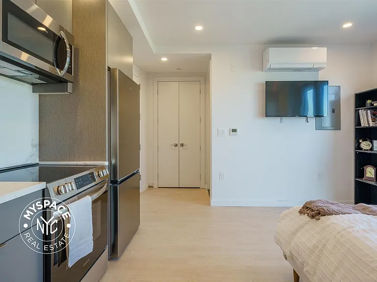 1499 Bedford Ave #6T — Photo 5