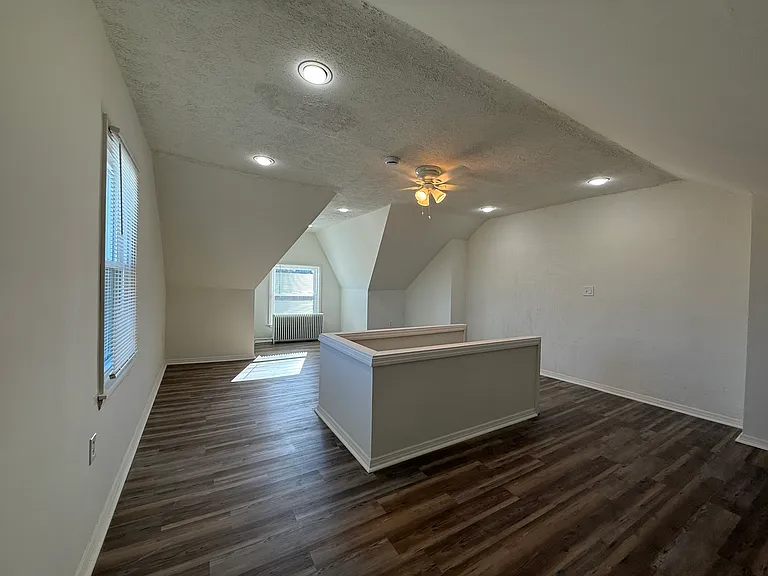 1841 Chislett St — Photo 25