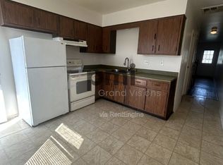 1634 University Dr, Charleston, IL