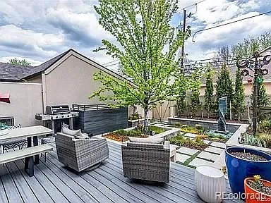 250 Adams St — Photo 23