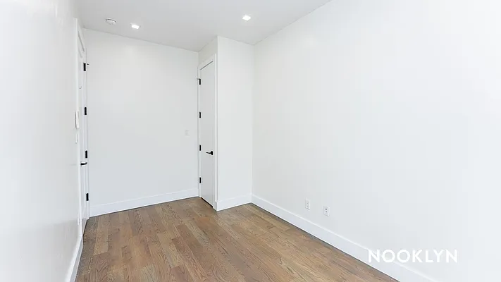 Rented by Nooklyn NYC LLC | media 7