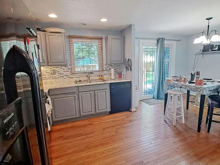 5209 Vaughan Ct — Photo 5