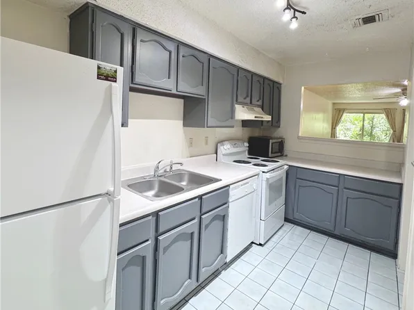3923 Old Oaks Dr APT 5, Bryan, TX 77802