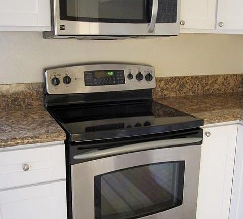 5th image of 444 Blueberry Cir