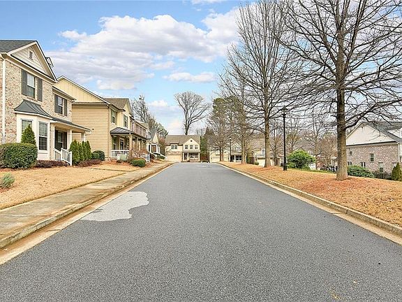 2nd image of 4674 W Village Dr SE