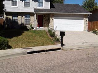 910 Harbourne St, Colorado Springs, CO 80911