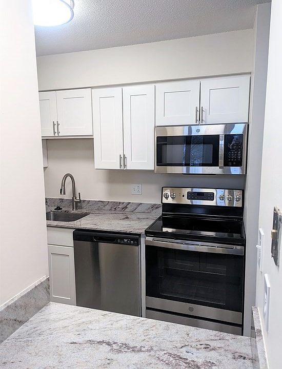 1st image of 17 Florence St APT 1