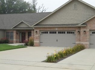 2631 E Meadows Ct, Decatur, IL 62521