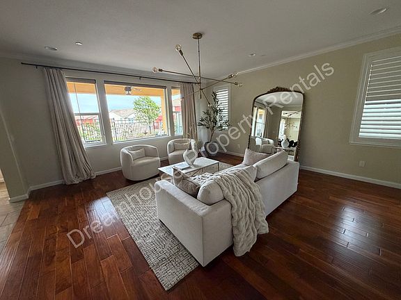 2nd image of 2081 Capri Dr