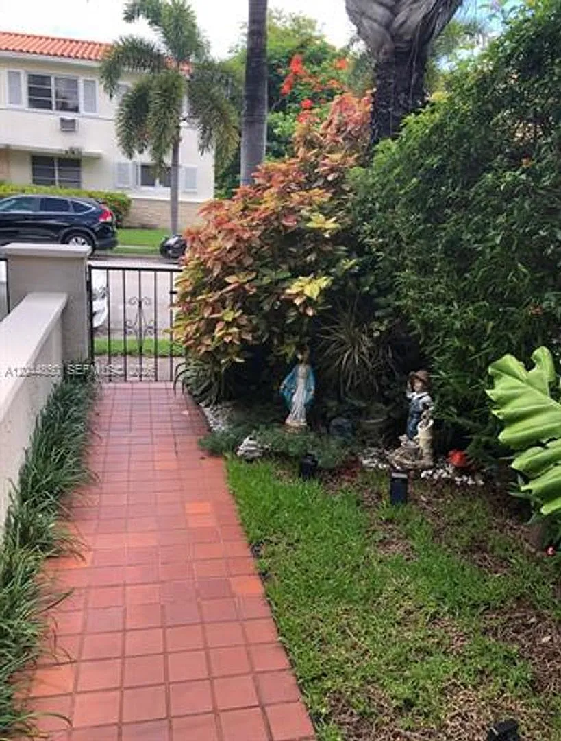 248 Majorca Ave, Coral Gables, FL 33134 — Photo 3