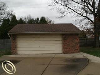 4th image of 826 Michigan Blvd