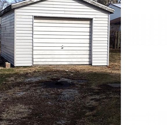 2nd image of 219 E Green St
