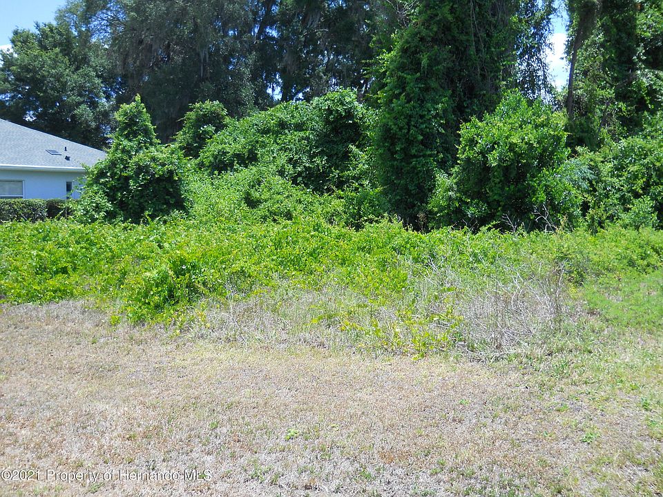 2nd image of 2855 N Kittery Point