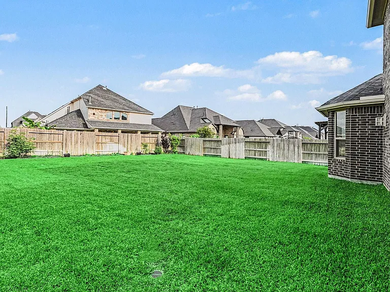 2107 Brooke Avery Dr — Photo 27