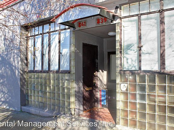 2nd image of 843 N Knott St #10237557