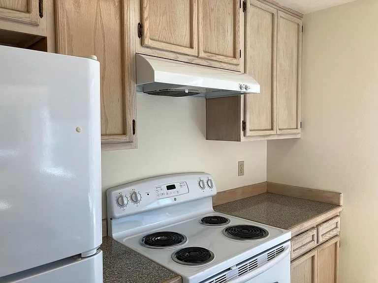 5307 Live Close To University Village And Uw! — Photo 10