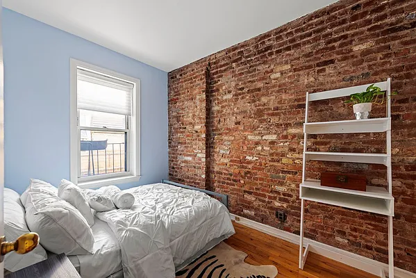 Sold by Nest Seekers International | media 32
