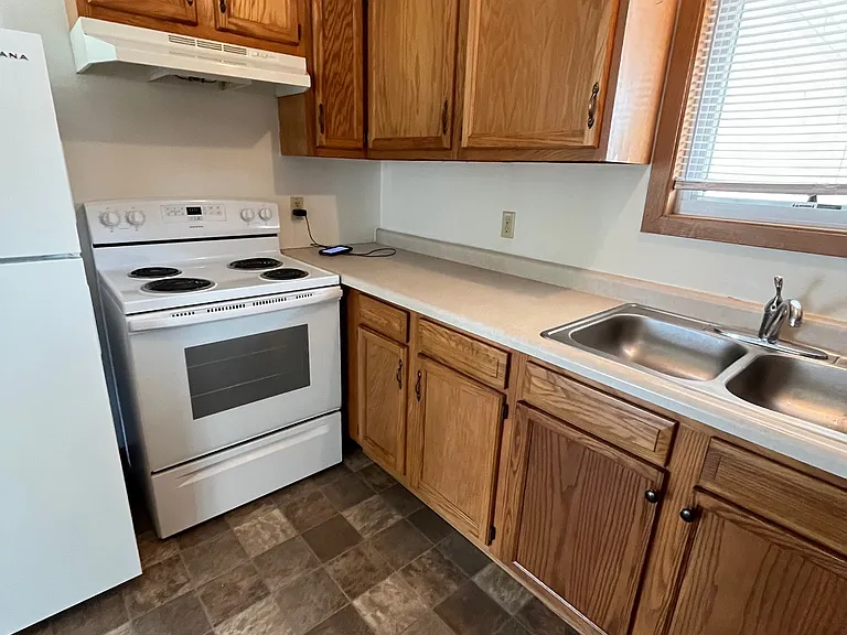 921-931 N Larson St #921 — Photo 5