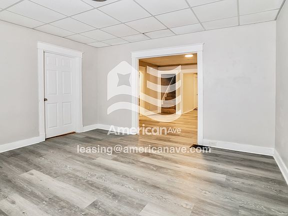 987642_005_wm_-_living_room_12961172.jpg