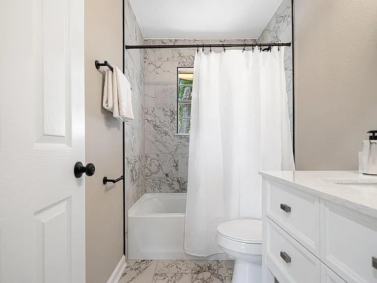 207 Oglesby Ave — Photo 8