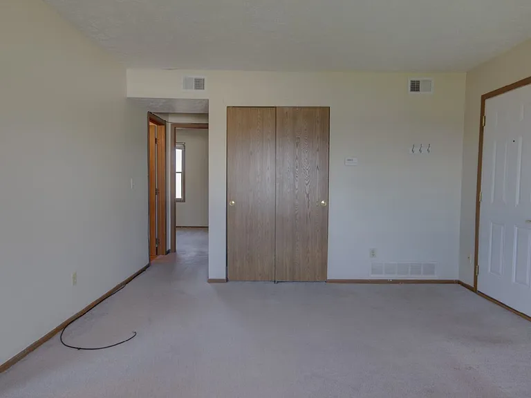 715 Hillside Dr — Photo 12