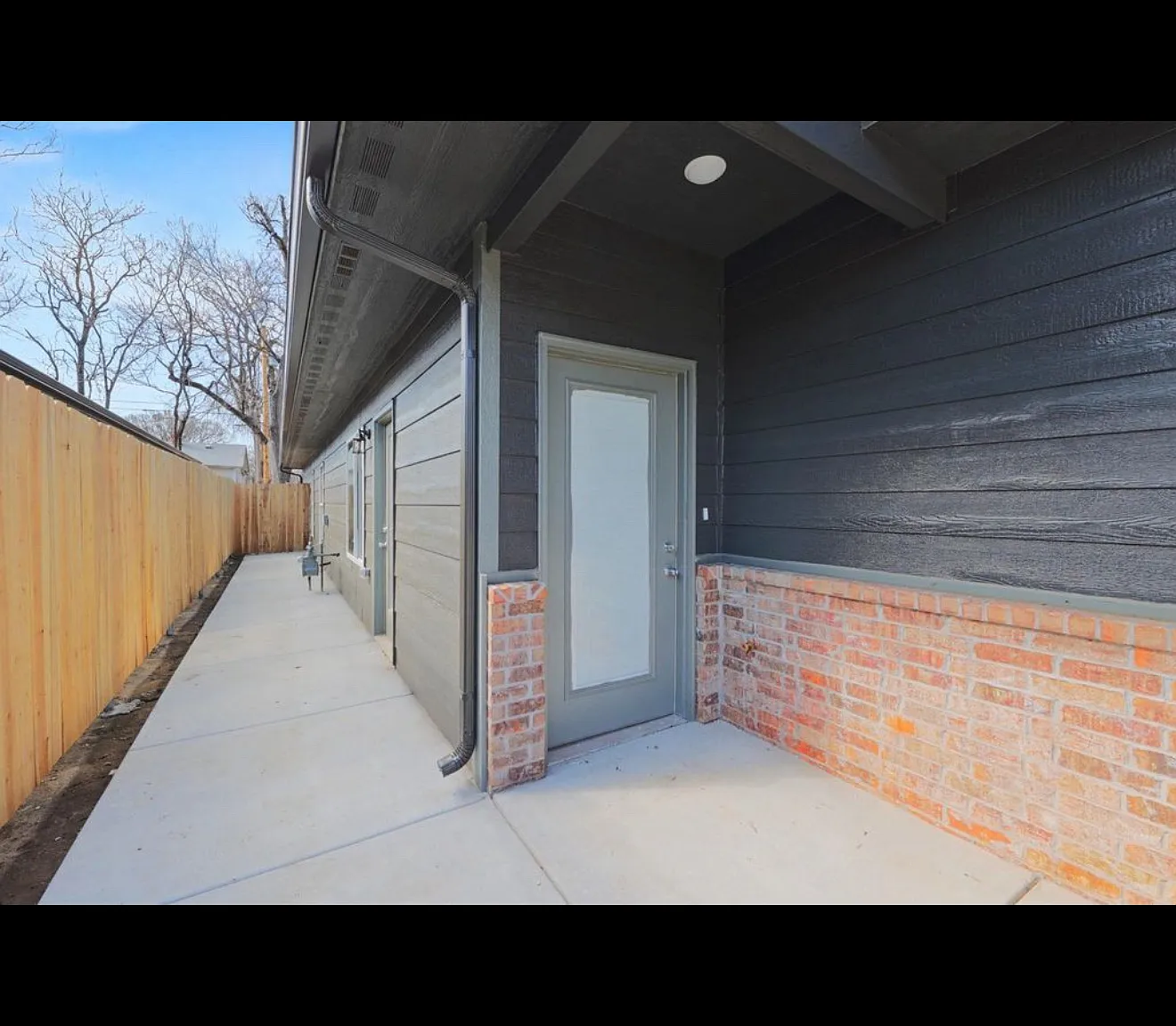 423 S All Hallows St — Photo 2