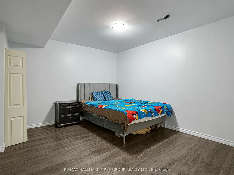 86 Seward Cres — Photo 11