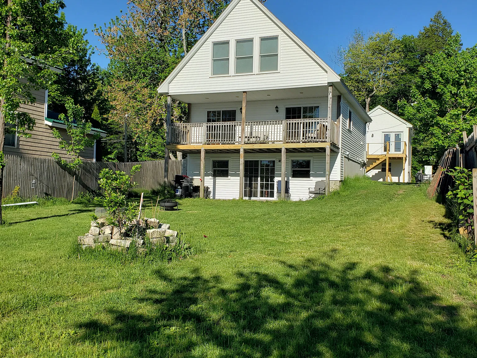 4 bed, 2340 sqft, $3,800 — Photo 3