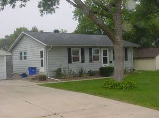 5720 Colorado Dr SW, Cedar Rapids, IA 52404