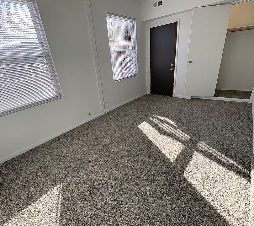 1st image of 223 N La Crosse Avenue 1 #Lc-25