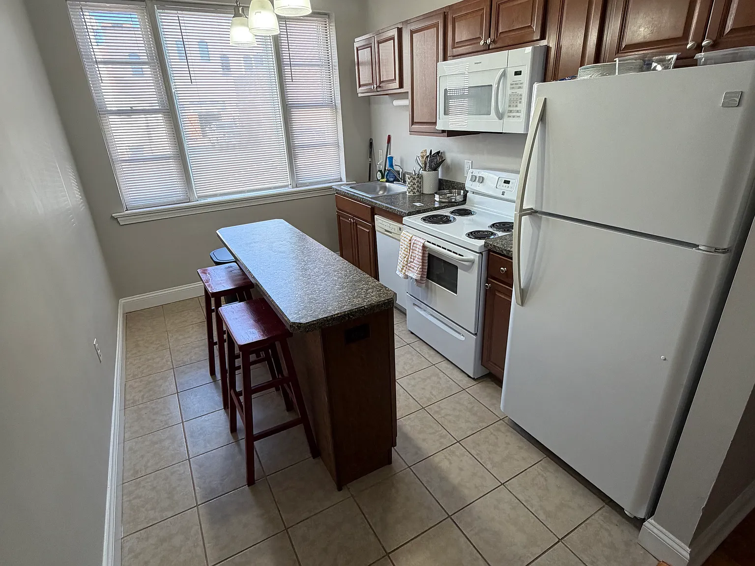 2 bed, $1,950 — Photo 3
