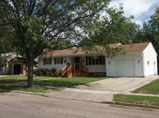 1210 N 3rd St, Aberdeen, SD 57401