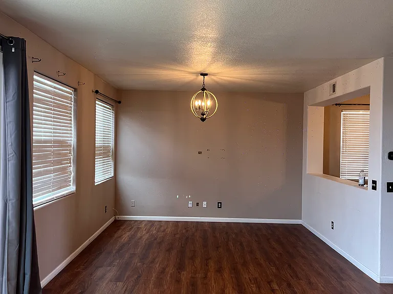 6047 Dresden Way — Photo 31