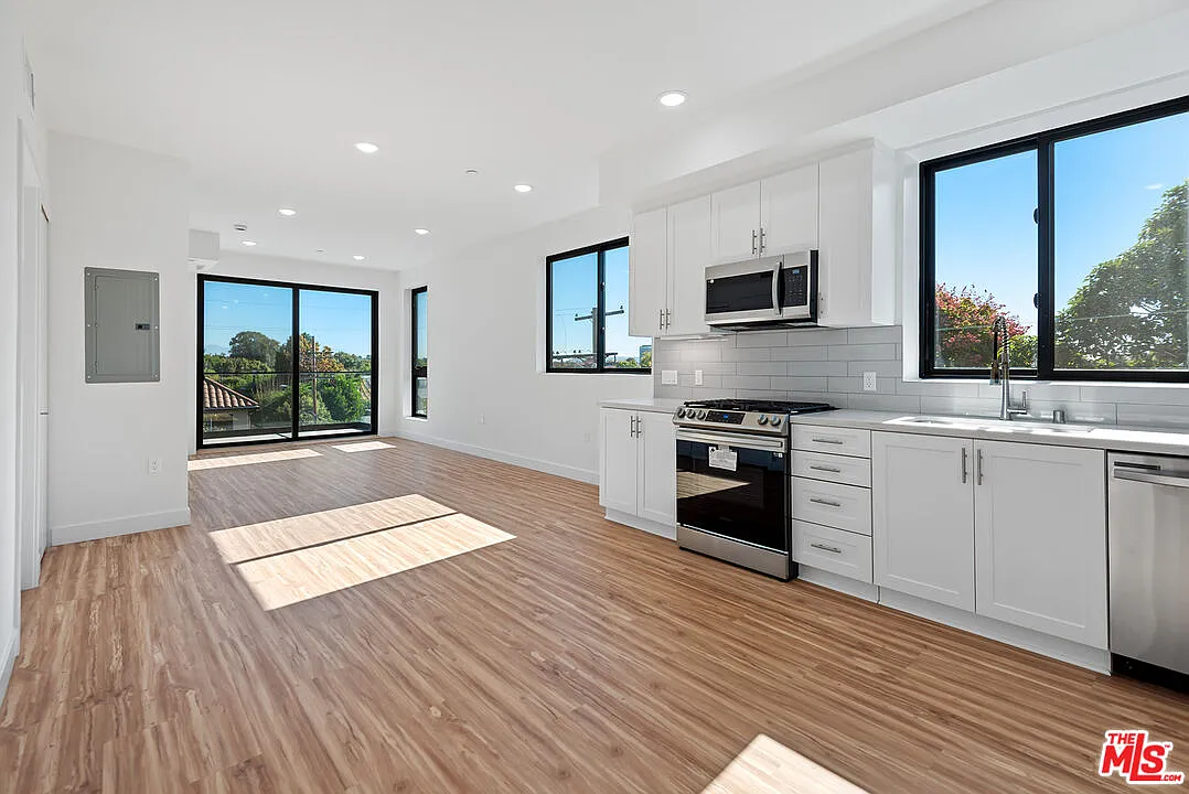 1 bed, 1.0 bath, 800 sqft, $3,700 — Photo 4
