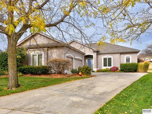 11524 Iowa Cir, Omaha, NE 68142
