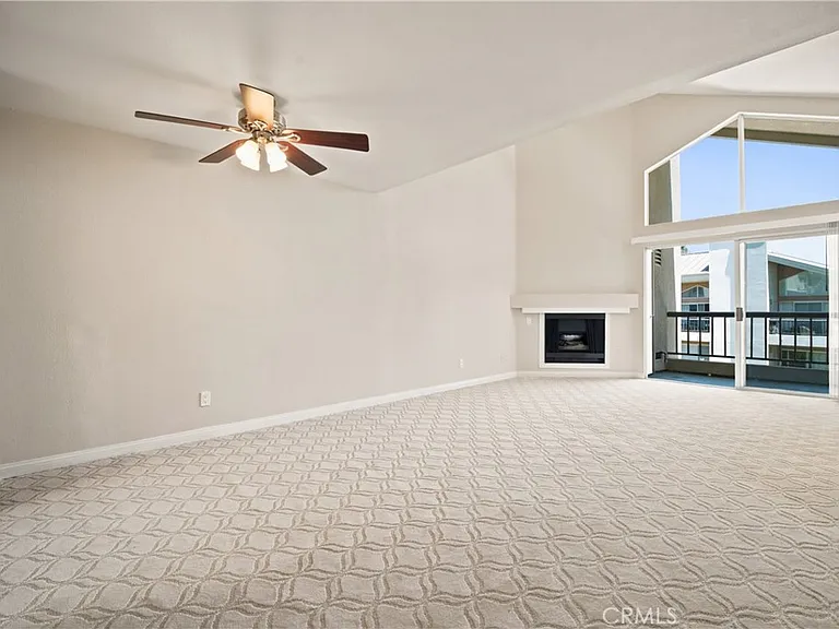 5540 Owensmouth Ave #306 — Photo 9