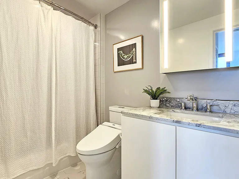 987 Queen St #4015 — Photo 12
