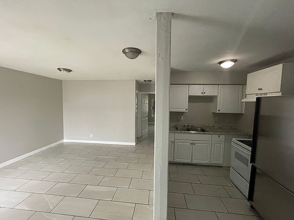 3rd image of 2208 Sunrise Ave APT 3