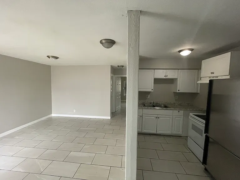 2208 Sunrise Ave #3 — Photo 3