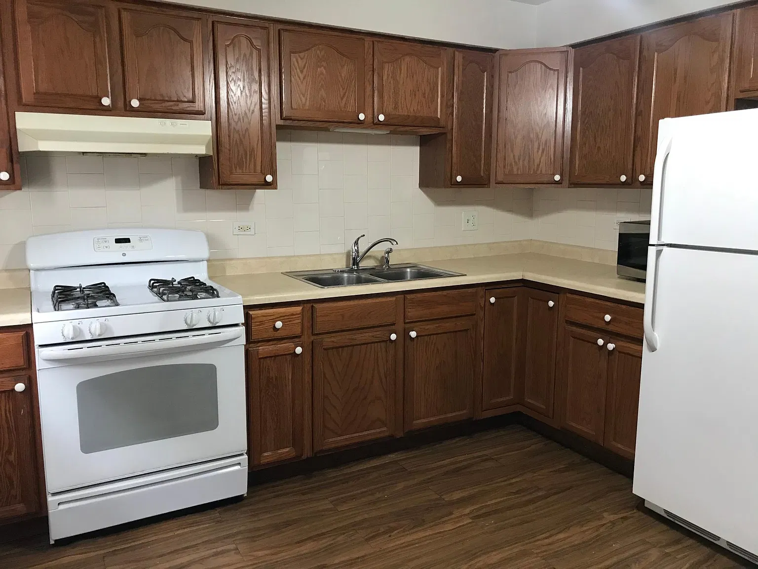 1 bed, $1,300 — Photo 2