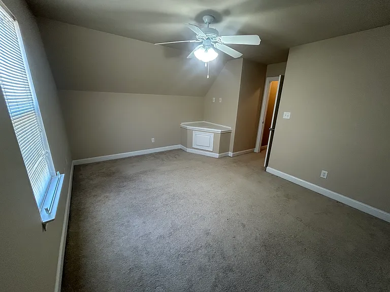 4000 Lucerne Ct #B — Photo 10