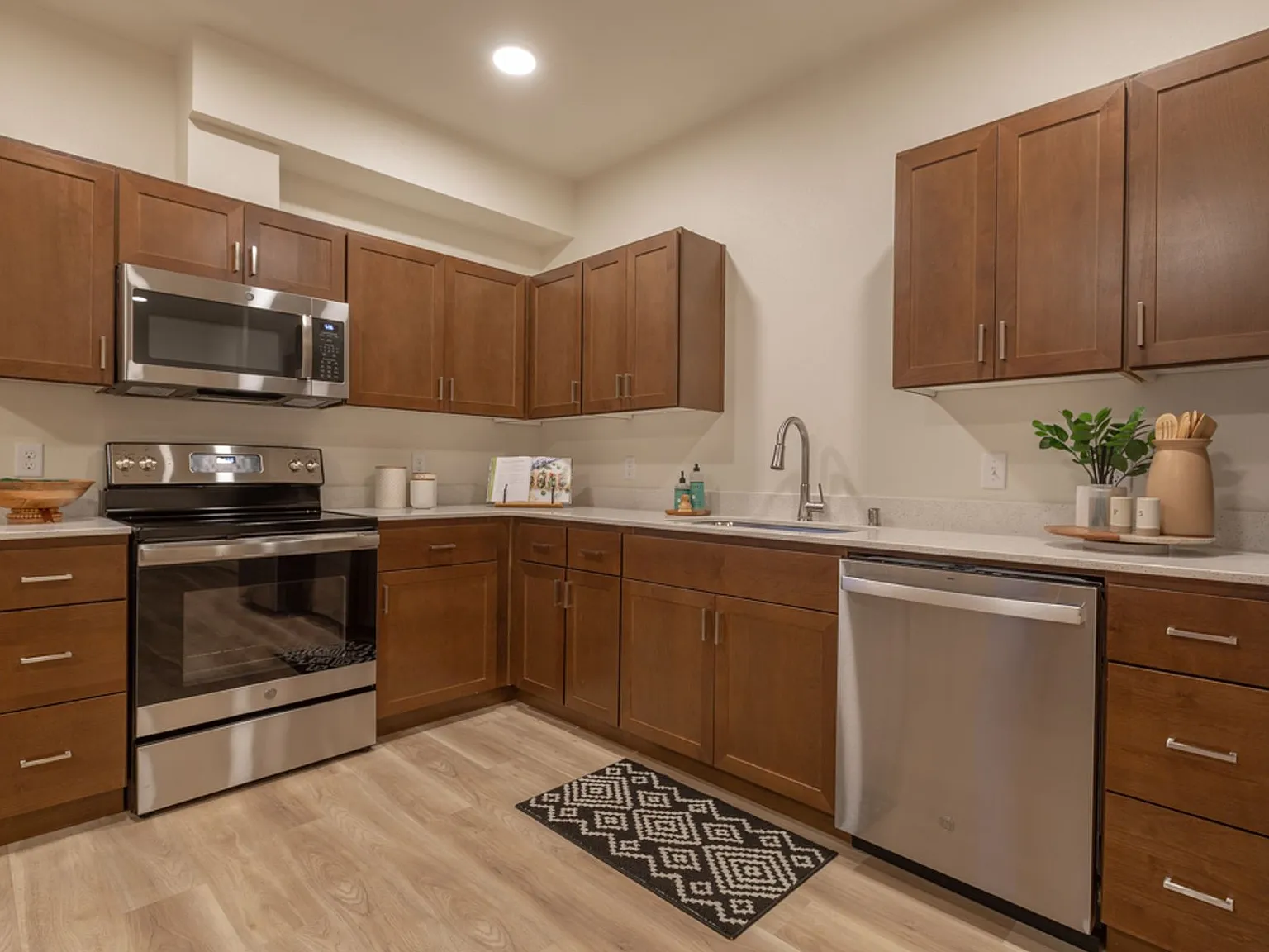 Anderson Court — Photo 1