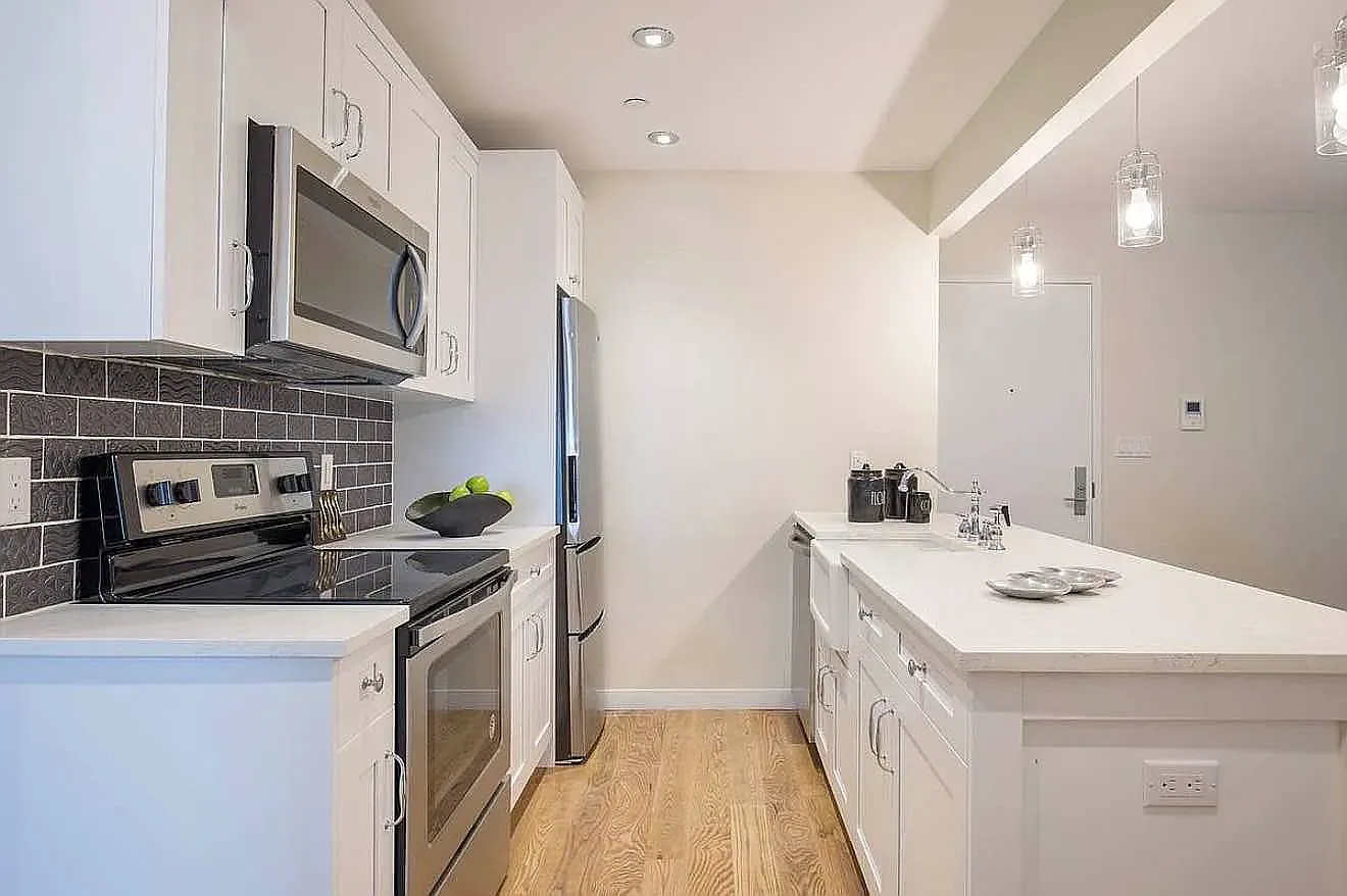 1084 Rogers Avenue — Photo 3