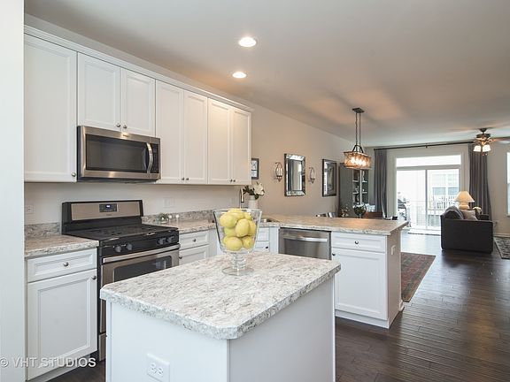 5th image of 278 Lionel Dr