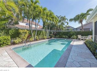 2204 Paget Cir, Naples, FL 34112