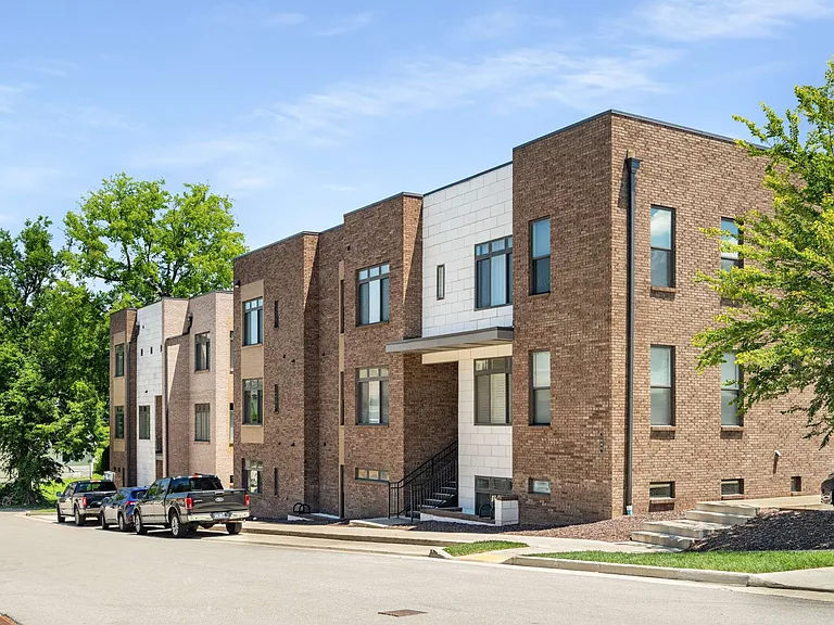 1608 Marshall Hollow Dr #201 — Photo 1