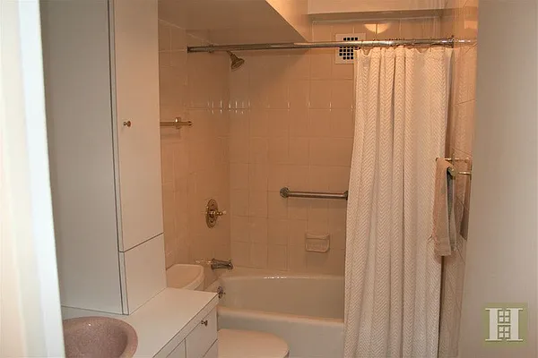 Rented by Halstead Real Estate | media 4