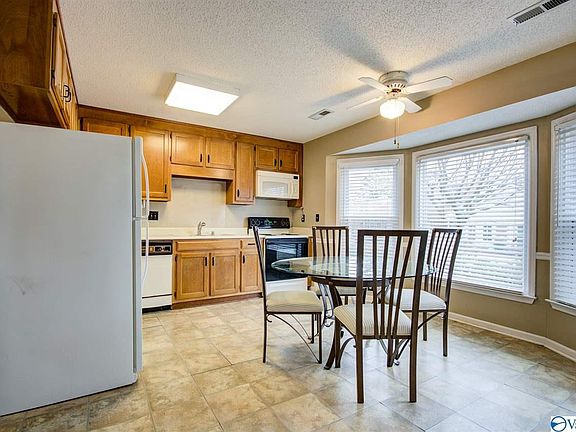3rd image of 6931 Steeplechase Dr NW