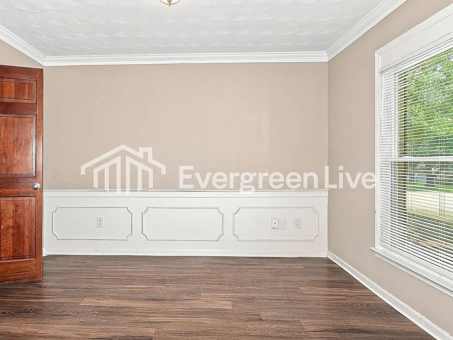 3 bed, 2.0 bath, 1509 sqft, $1,395 — Photo 3