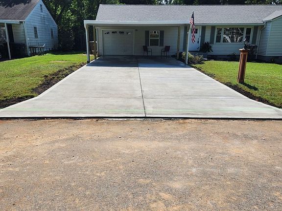 3rd image of 5909 Adelia Dr